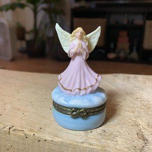 382. Vintage Avon Keepsake Special Gift Box Angel Collectible Trinket